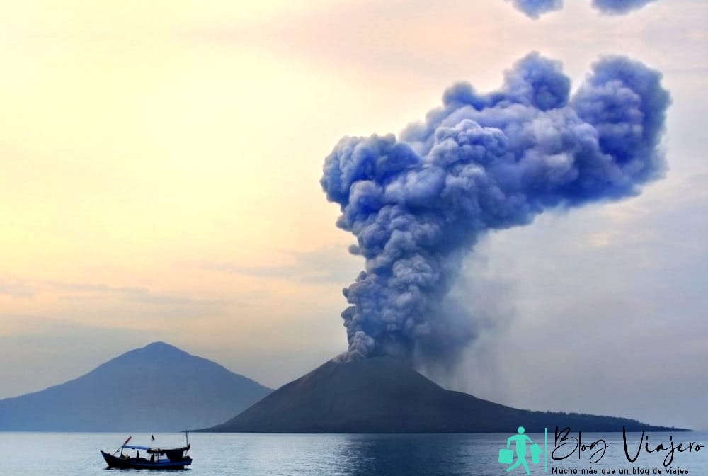 Mind-blowing volcanoes Krakatoa, Indonesia