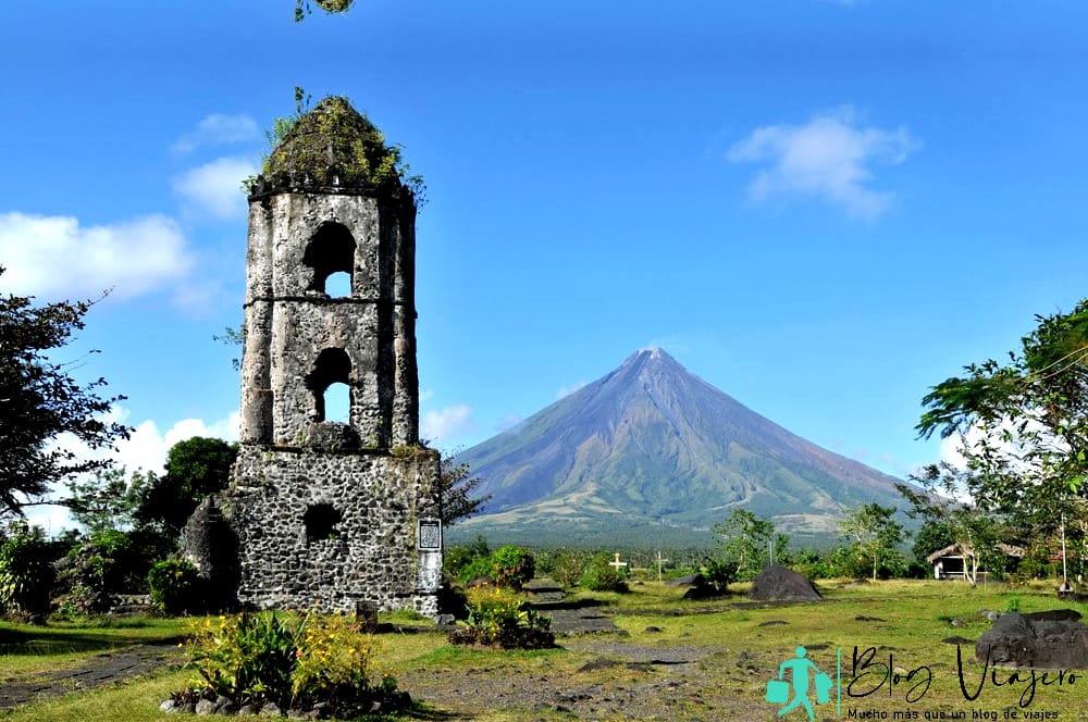 Mind-blowing volcanoes Mayon Volcano, Phillipines
