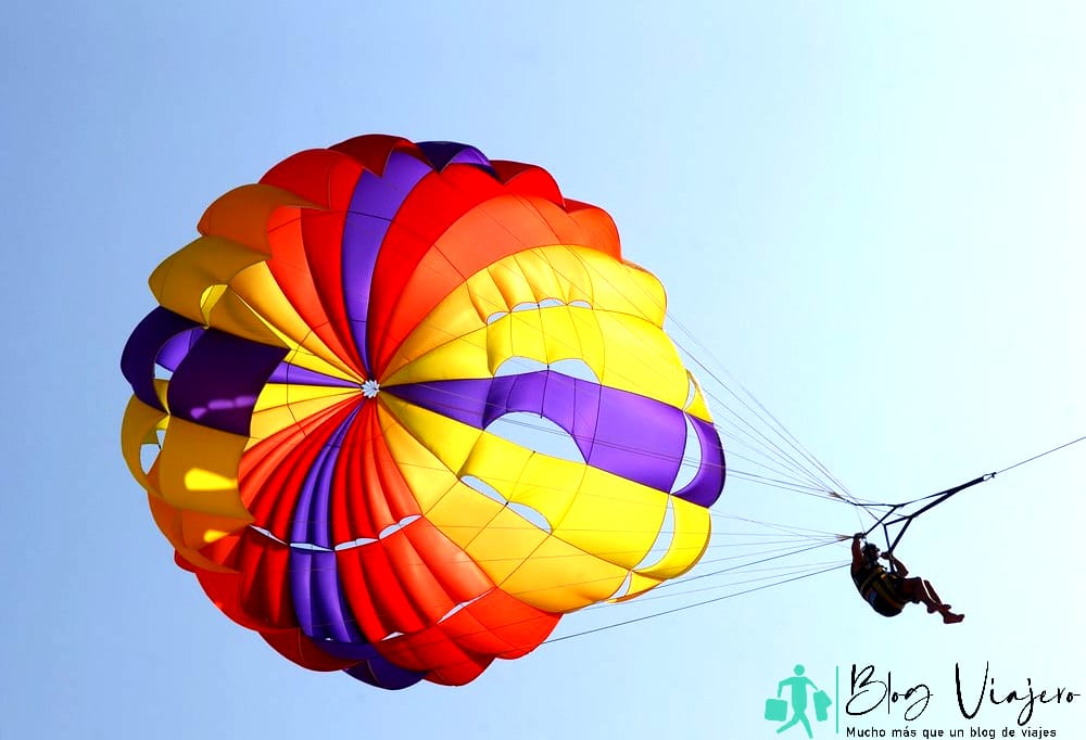 Qué hacer en Bora Bora Parasailing Qué hacer en Bora Bora Parasailing