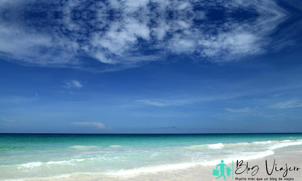 Una hermosa playa caribeña en Harbour Island, Bahamas