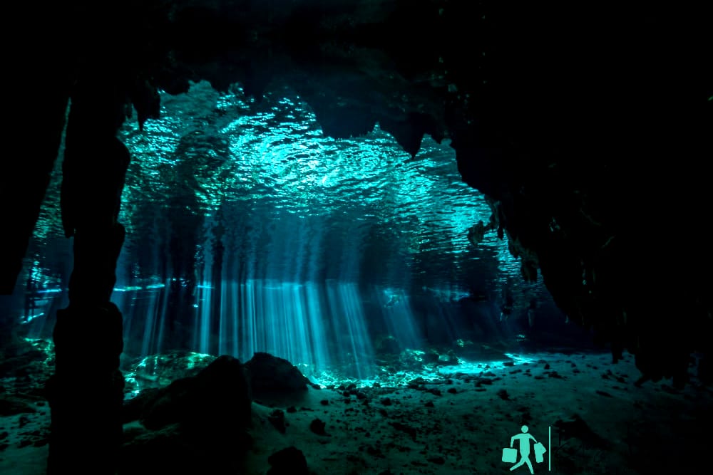 Haces de luz en los Cenotes de México - Playa del Carmen haciendo snorkel desde la orilla