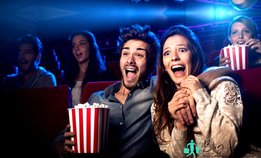 Pareja en el cine - Cosas que hacer en Joplin Mo