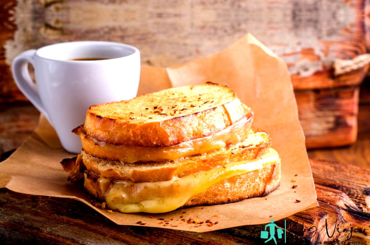 Sándwich de queso a la parrilla servido en uno de los mejores restaurantes de Ogunquit Maine