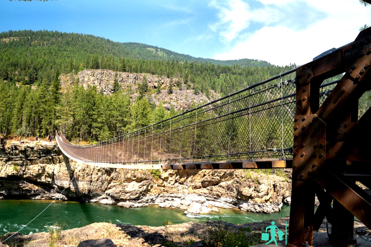Kootenai Falls Park cerca de Libby Montana, con puente colgante
