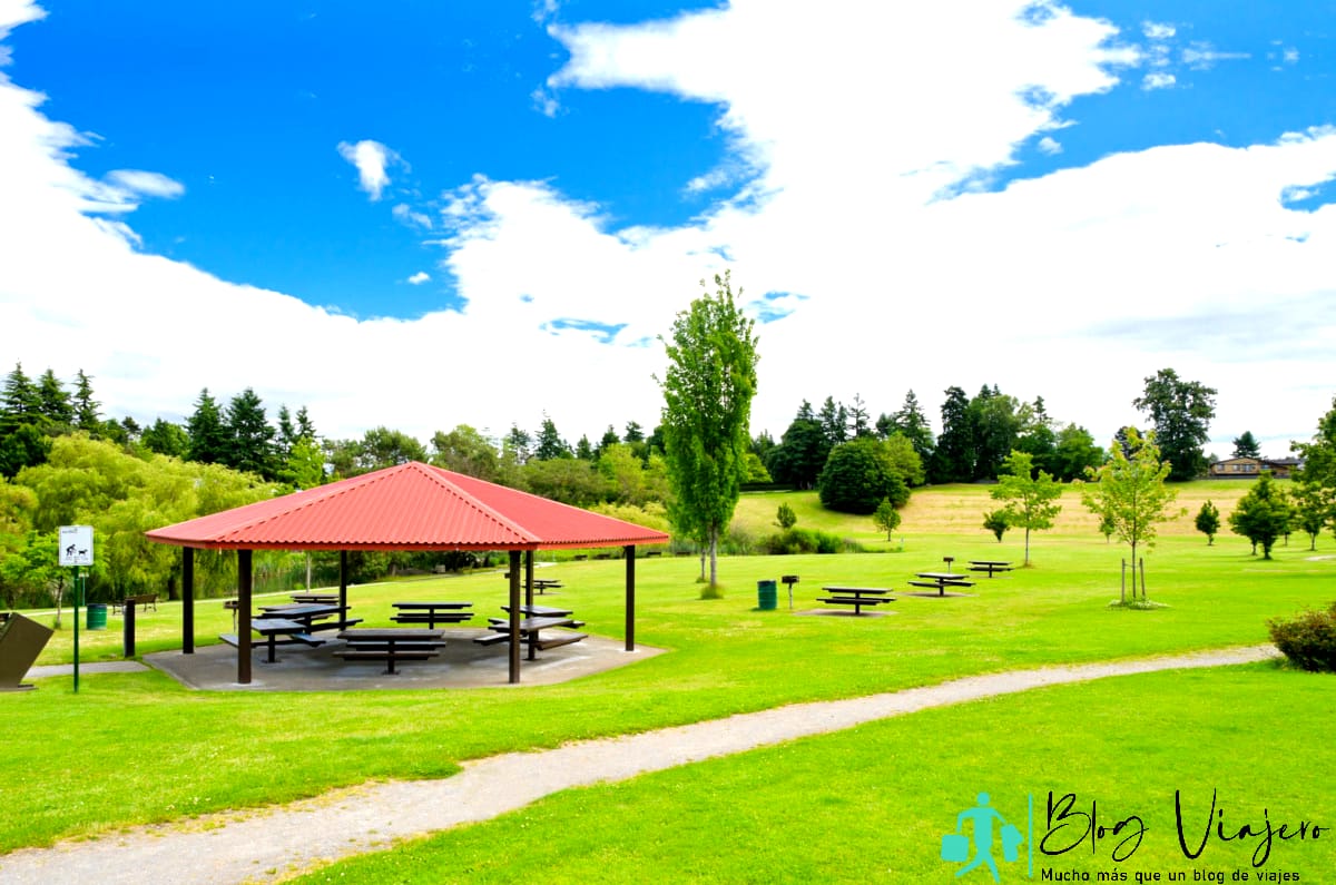 Park on banks of Kootenai River