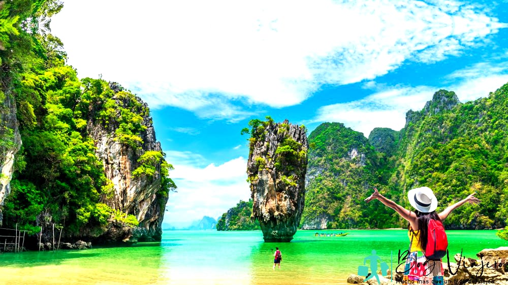 Mujer disfruta de la vista Phuket Tailandia